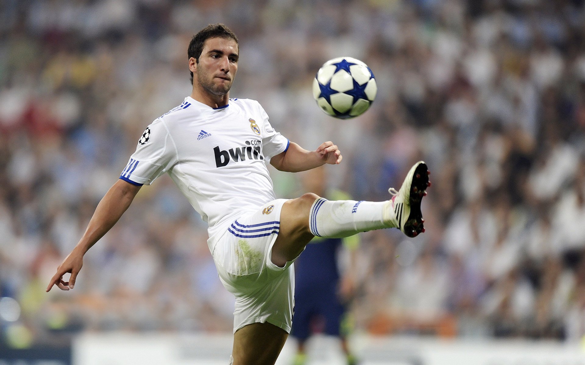 东契奇关键时刻锁定胜局，29+11+10带领湖人三连胜，东契奇nba得分容易